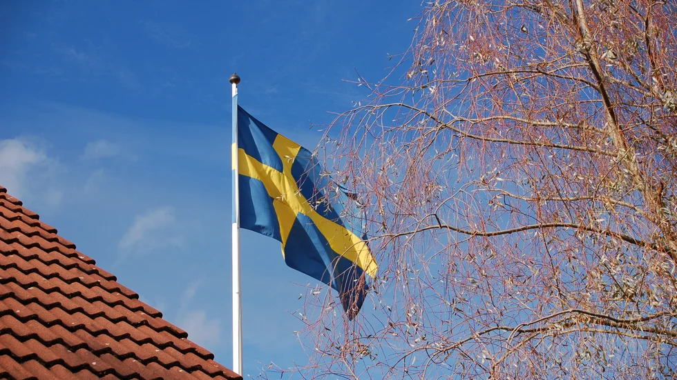 För att hylla dessa fantastiska personer som arbetar i vården kommer jag att hissa flaggan varje lördag, skriver Jan Sundstedt i Linköping.
