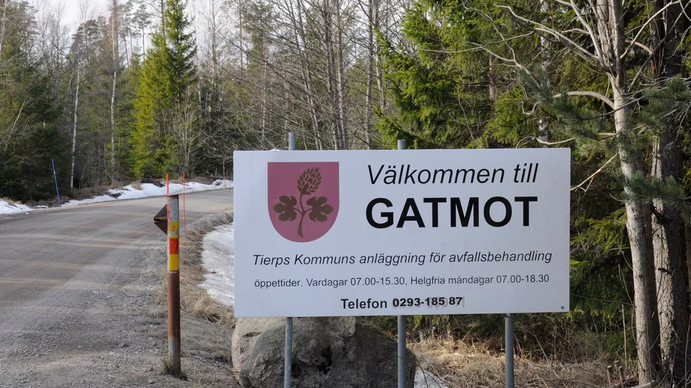 Företaget Jokkmokk Mark och Anläggning stämmer Tierp Energi och Miljö på drygt två miljoner kronor då det menar det kommunala bolaget inte gjort rätt för sig i samband med en upphandling.
