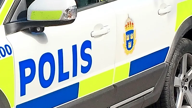 Flera gånger har polisen slagit till mot 30-åringen, som nu åtalas för åtta olika brott.