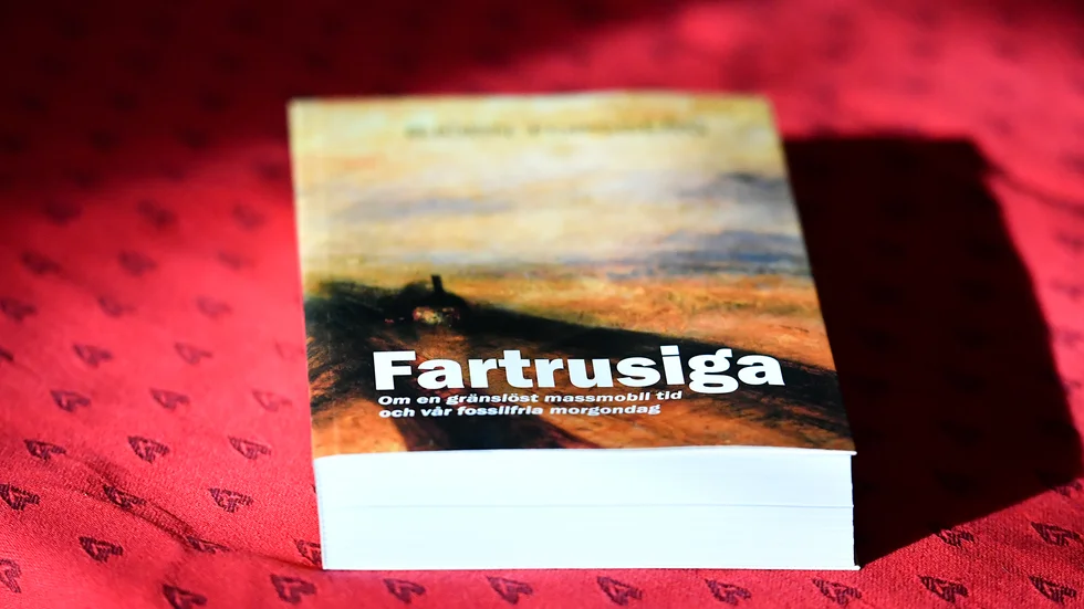 Byt ut flygfåtöljen mot läsfåtöljen och möt resenärerna från förr. 