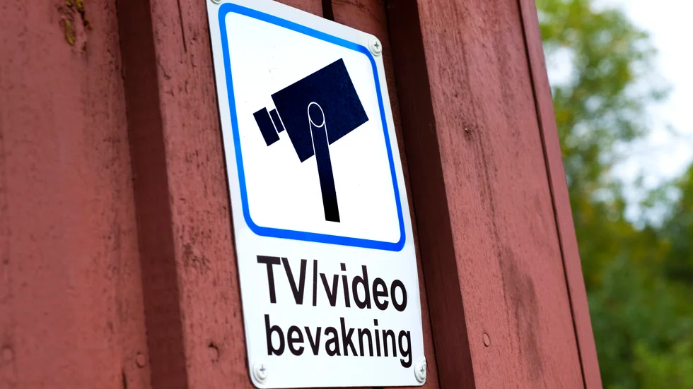 Från och med med maj nästa år kommer inte kommuner att behöva söka tillstånd för kamerabevakning.