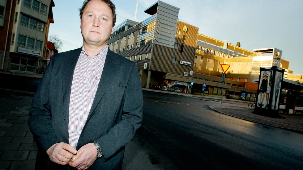 "Vi kan aldrig stötta den politiska kommunikationen. Med uppdragen ville vi tvärtom se om byråerna förstår skillnaden mellan politiker och tjänstepersoner", säger Roger Jöpnsson, kommunikationschef. . 