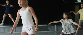Här lär sig barnen dansa och släppa loss