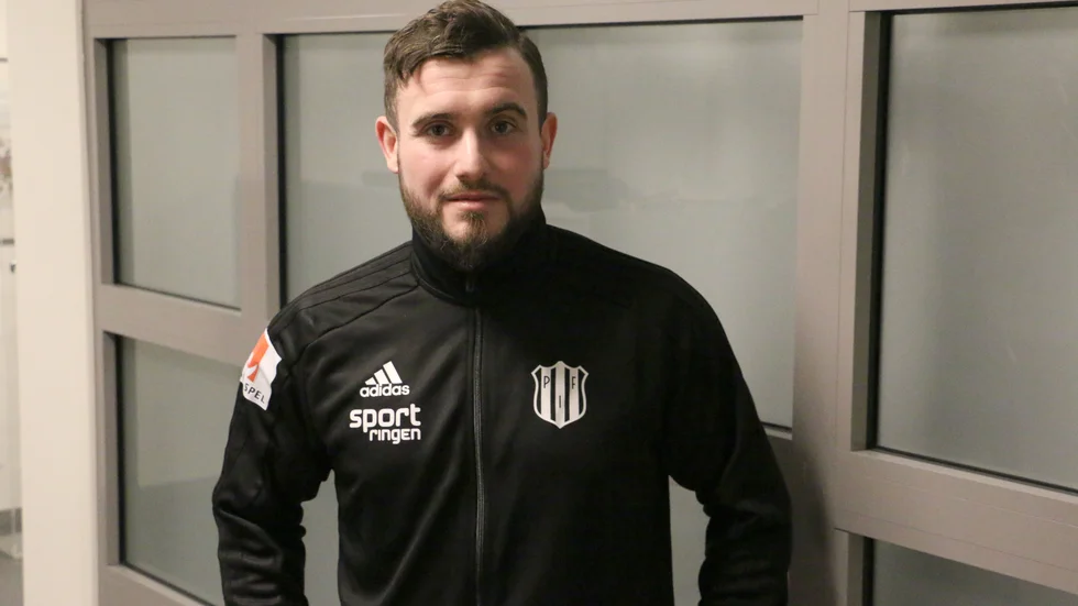 Rob Clark var en nöjd PIF-tränare efter 8-1-segern i F19-premiären mot Uppsala.