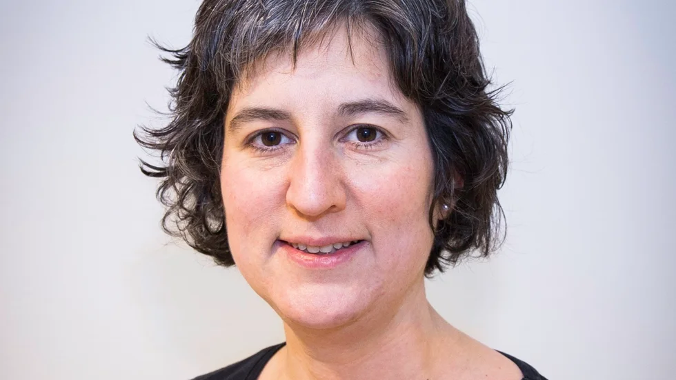 Att fortsätta följa råden och rekommendationerna är viktigt - även om du har blivit vaccinerad eller har antikroppar enligt Lisa Labbé Sandelin. 