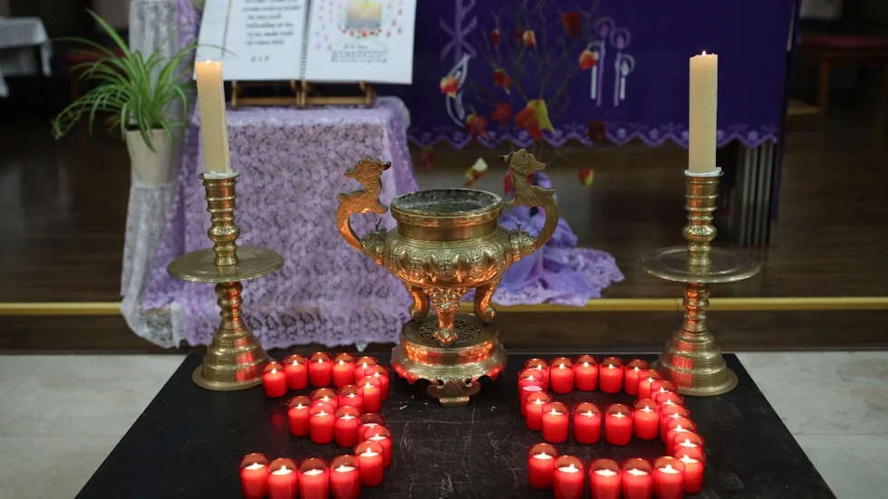 En mässa i en vietnamesisk kyrka i London över de 39 döda migranterna. Arkivbild.