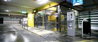 Tre parkeringsgarage borde räcka – bilister får nöja sig nu