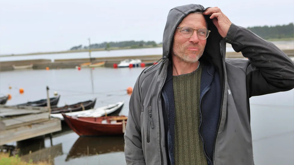 Niklas Wickman fick diagnosen primär progressiv MS för sex år sedan. Stadig blir kroppens funktioner sämre, som rörlighet och balans. Hamnen i Västergarn är en plats där han gärna söker ro.