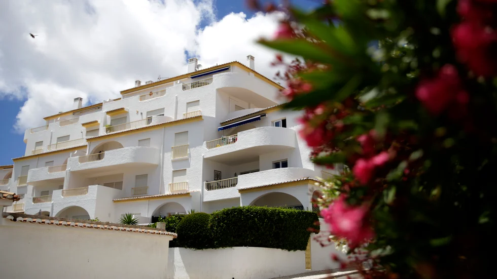 Vid den här hotellanläggningen i Luz i Portugal försvann Madeleine McCann 2007. Arkivbild.