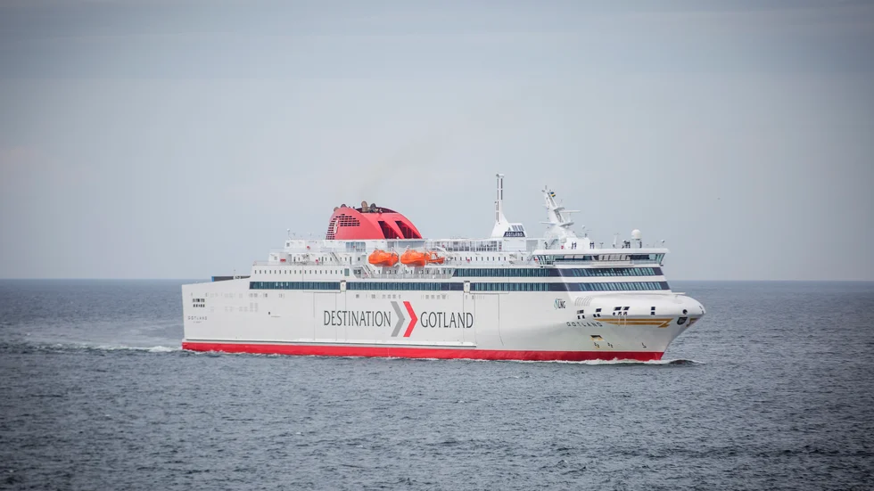 Flera förband kommer under tisdagseftermiddagen till Gotland. 