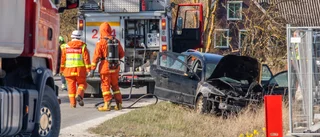 Bil började brinna under pågående färd
