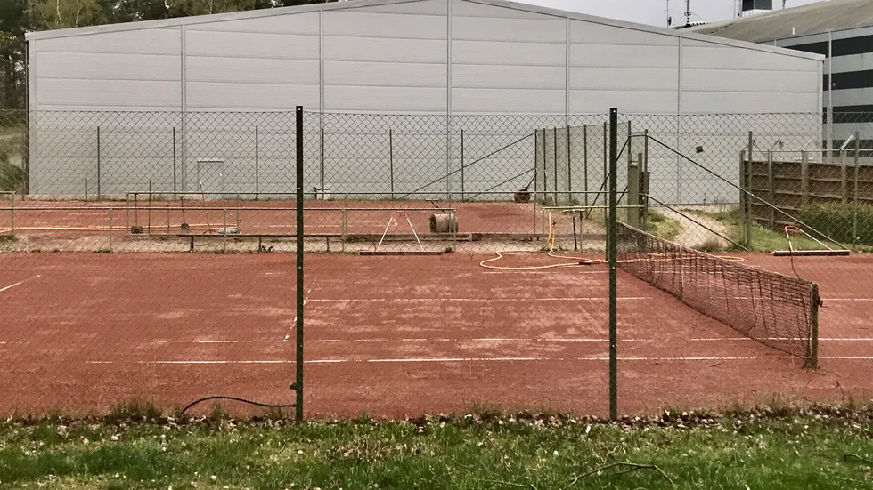 Tennisklubbens styrelse har visioner om framtiden. Planen är att tennishallen ska byggas ut för att man ska kunna anlägga padelbanor. 