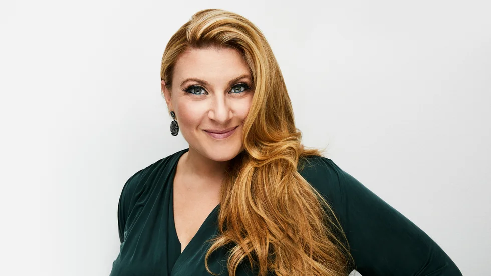 Sarah Dawn Finer leder "Sveriges 12:a", SVT:s alternativ till Eurovision. Pressbild.