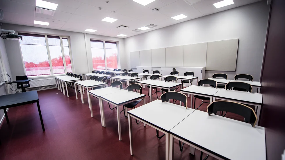 De kommunala skolorna i Nyköpings kommun har betalat för mycket för sina lokaler. Det i sin tur ger en sur eftersmak för de fristående skolorna. 