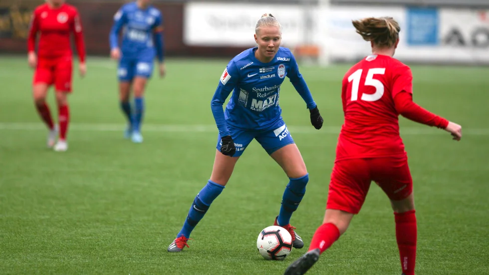 Elin Rombing spelade hela matchen mot Linköping, som högerback. 