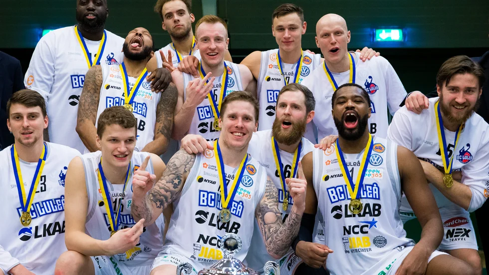"Då alla spelar bra, som vi gör i dag, är det svårt att slå oss", säger Anton Kobylak-Berglund efter finalsegern mot Södertälje Kings.