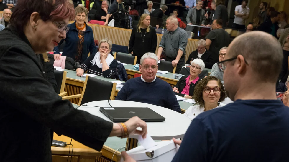 Sluten omröstning där medlemmarna gick emot valberedningens förslag att välja Kent Ögren.