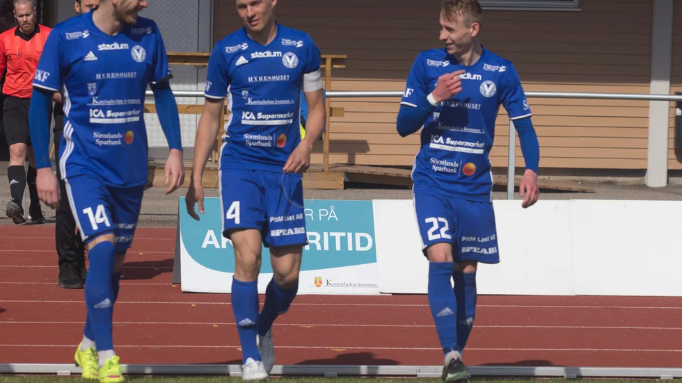Niklas Rautiainen (i mitten) har varit en del av Värmbols A-lag sedan 2009. Arkivbild. 