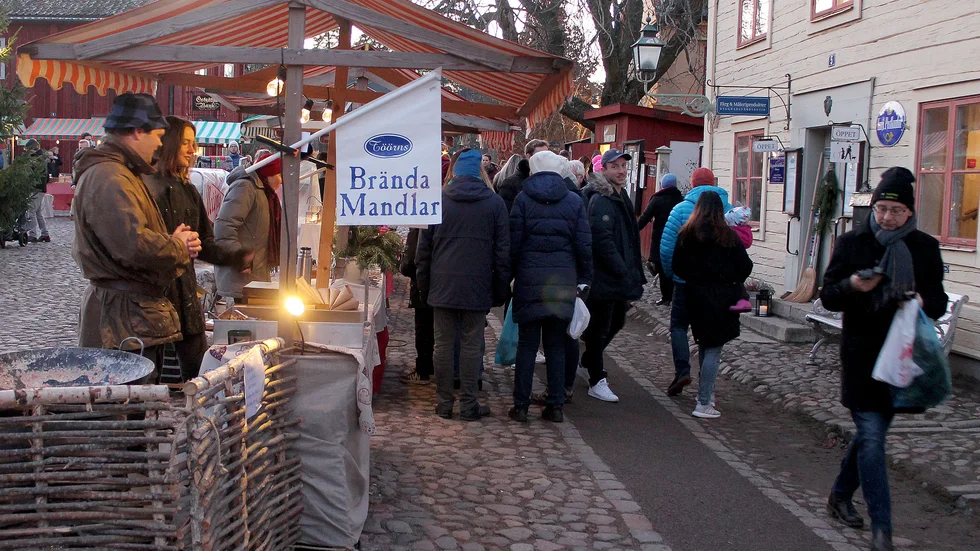 Nu kan Linköpingsborna säga sitt om införandet av en besöksavgift till julmarknaden i Gamla Linköping. Beslutet kommer troligen att diskuteras på kultur- och fritidsnämndens nästa sammanträde.