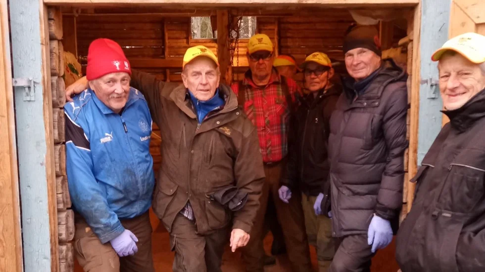 Medlemmar ur Kaunisvaara norra älgjaktslag, Tommy Mäki, Torsten Mäki, Tore Kontio, Lars Krutrök, Reino Lehto och Nils Törmä, upptäckte det sällan skådade inbrottet.