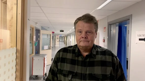 Tillförordnade regiondirektören Ulf Bergman berättar att en extern konsult ska göra utredningen om rättspsykiatrins framtid. (Arkivbild)