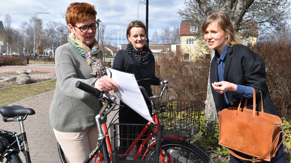 Carina Eldåker, Carina Engqvist kör igång med cykelturer i filmlandskapet. Katja Roselli är ny verksamhetschef på Filmbyn Småland varifrån uthyrningen kommer att ske.