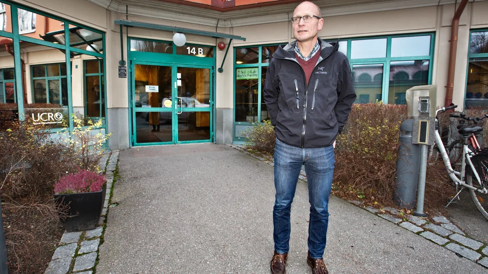 Stefan James uppmanar patienter att söka vård i fall de upplever hjärtbesvär. 