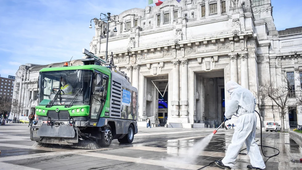 Statistiken ger besked om när folklivet återvänder till stationen i Milano i Italien.