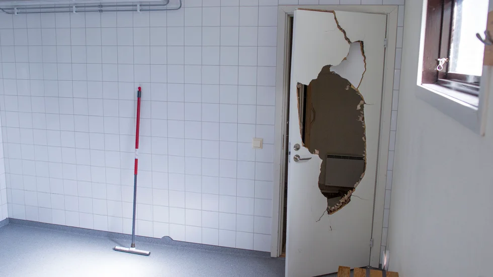 Efter att omklädningsrummen i Fålehagen ännu en gång blivit vandaliserade kan tillgängligheten till dem begränsas.