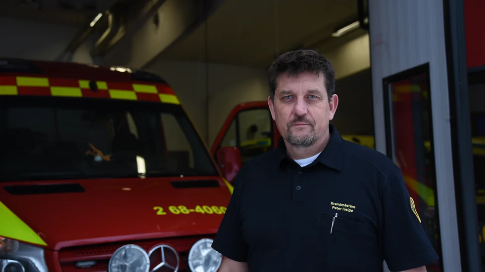 Peter Helge blir räddnings- och säkerhetschef i Vimmerby kommun genom att Vimmerby kommun köper 40 procent av hans arbetstid av Västerviks kommun. Det motsvarar 16 timmar per vecka.