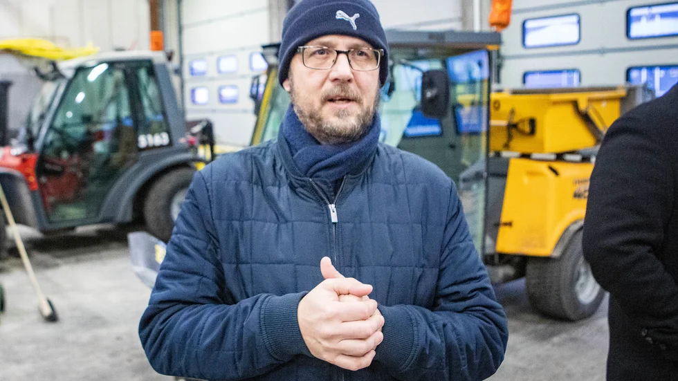 Normalt sett omsätter Region Gotland 80 personbilar om året. I år kan bara 32 nya bilar levereras till regionens fordonpark, berättar Isak Malm, enhetschef vid regionens gata-park-avdelning.