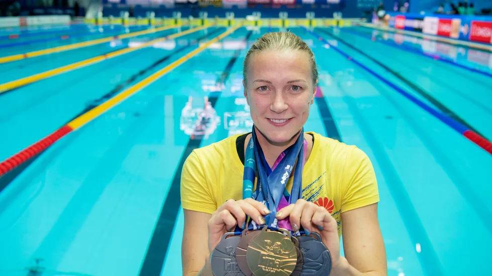 Sarah Sjöström med sina fem VM-medaljer i sydkoreanska Gwangju 2019. Nu ser samtliga långbanemästerskap 2020 ut att bli inställda då EM ser ut att flyttas till nästa år. Arkivbild.