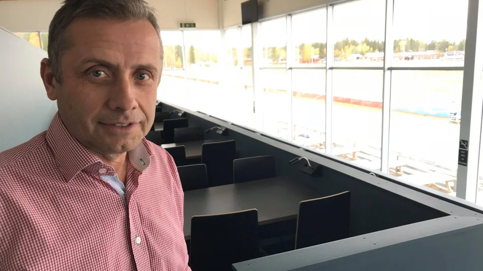 Henrik Bäckström är glad att travsporten får fortsätta med tävlingar under coronapandemin.