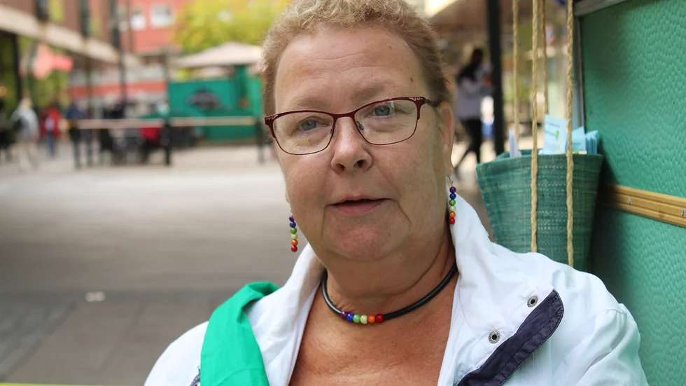 Mia Sköld (MP), oppositionsråd, vill gärna bjudas in värmen för att skapa politisk stabilitet i Norrköping.