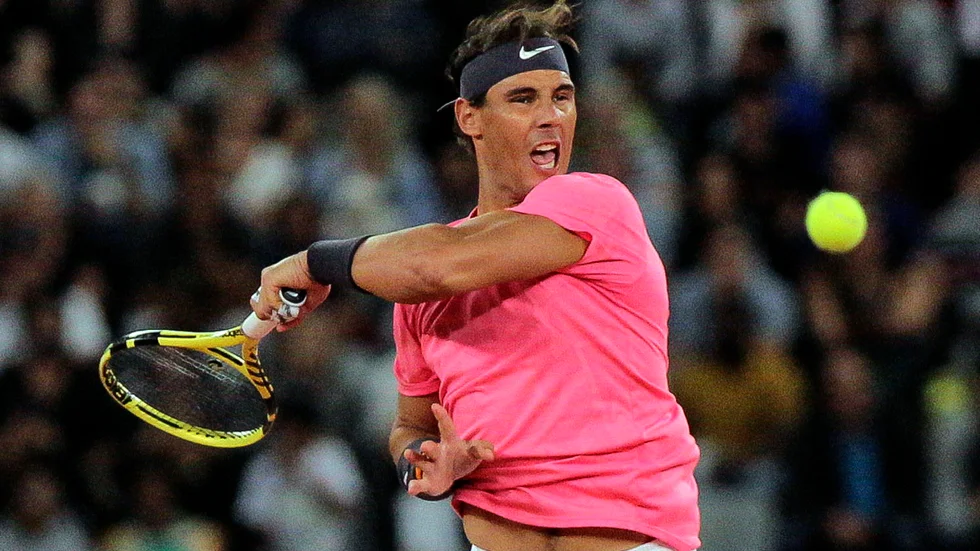 Rafael Nadal och de övriga tennisproffsen får vänta på att spela tennis. Arkivbild.