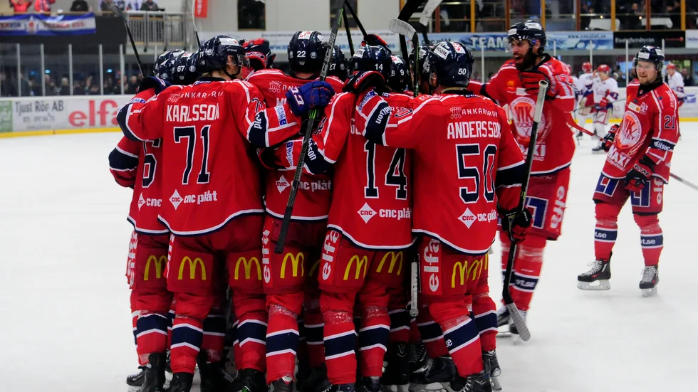 Den som ville ha en sittplatsbiljett i derbyt fick vara snabb.