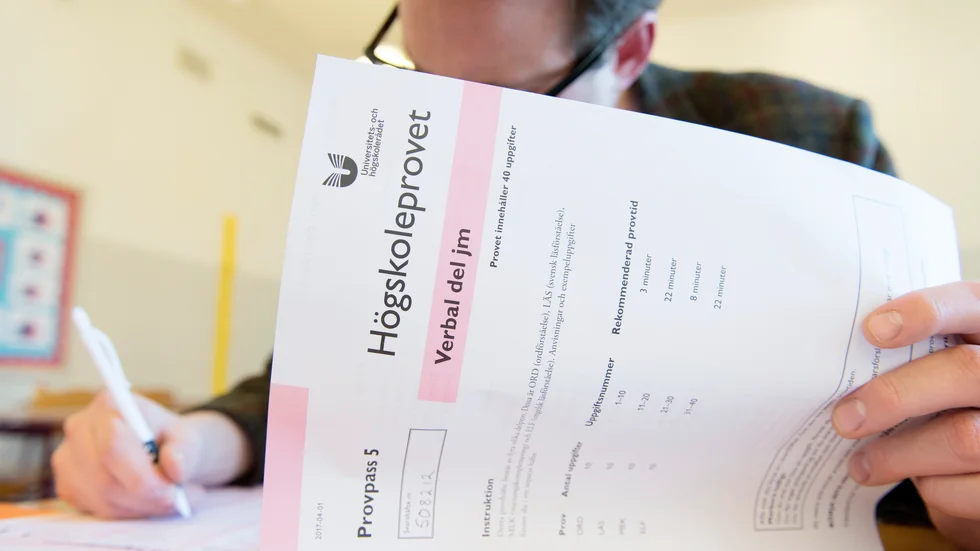 Att ställa in högskoleprovet är fel då det borde finnas möjligheter att genomföra det trots pandemin, menar skribenten.