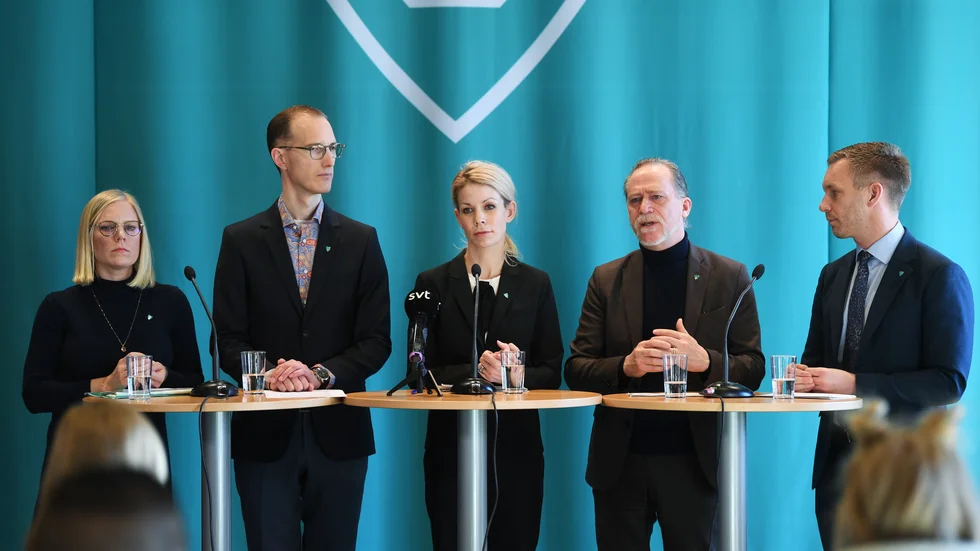 Stockholms grönblåa majoritet Karin Ernlund (C), Jan Jönsson (L), Anna König Jerlmyr (M), Daniel Helldén (MP) och Erik Slottner (KD. Arkivbild