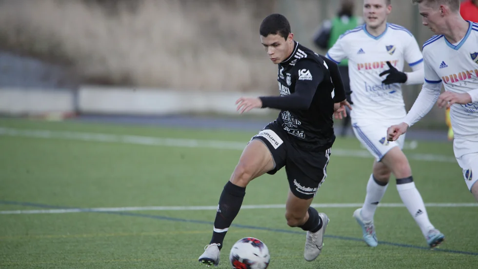 Marcelo Oliveira satte Fannas andra mål mot Sollentuna.