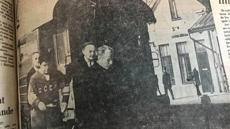 Kuriren för 50 år sedan: Den ryska målvakten har inte koll på hur bingo spelas och har full hockeymundering på sig när han kommer till Katrineholm.