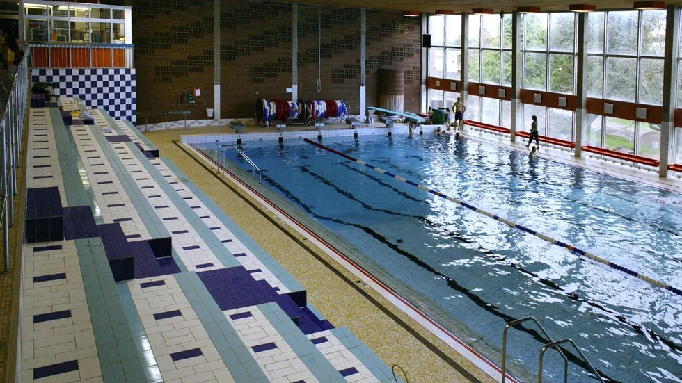 Att flytta ut ett välbeläget badhus i Strängnäs är verkligen inte ett exempel på sund resurshushållning. Skriver insändarskribenten.