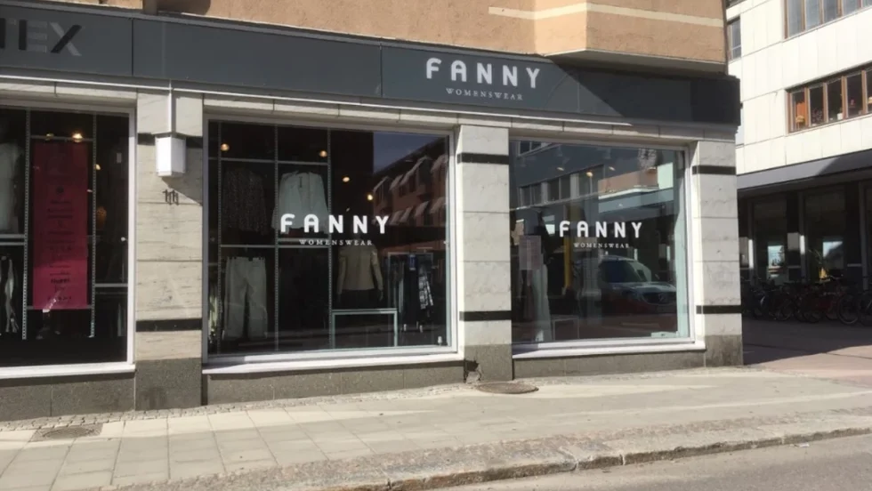 Samtliga fyra anställda vid klädbutiken Fanny behåller sina anställningar när butiken slår upp portarna igen.