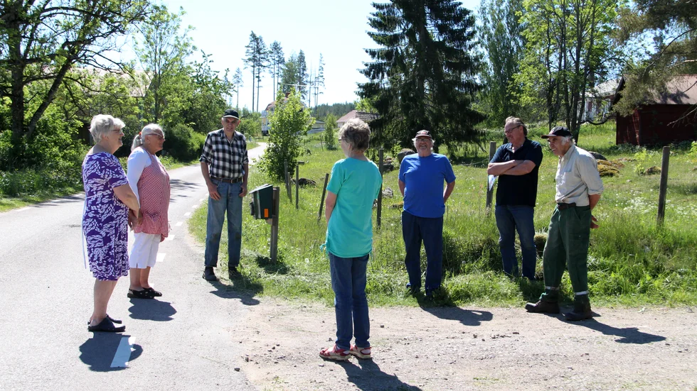 Finede byalag med Anne-Marie Olofshagen, Anja Lindén, Börje Karlsson (KD), Kristina Karlsson, Eskil Carlsson, Lage Lindén och Arne Karlsson ställer sig positiva till vindkraftsförslaget.