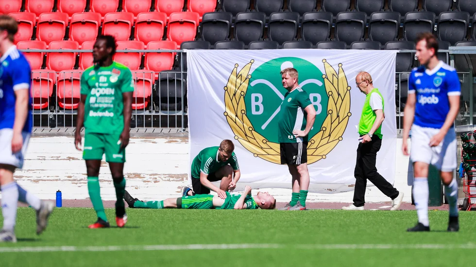 Andreas Wärja åkte på två smällar i premiären mot Umeå FC Akademi.