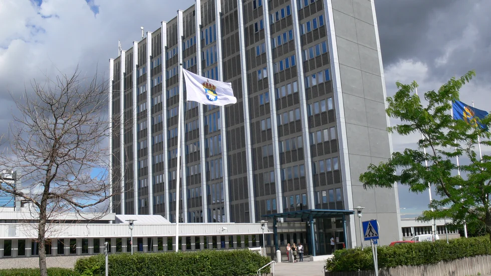 Mannen får ersättning av staten efter att ha suttit häktad i fyra månader. Förundersökningen lades ned förra hösten.