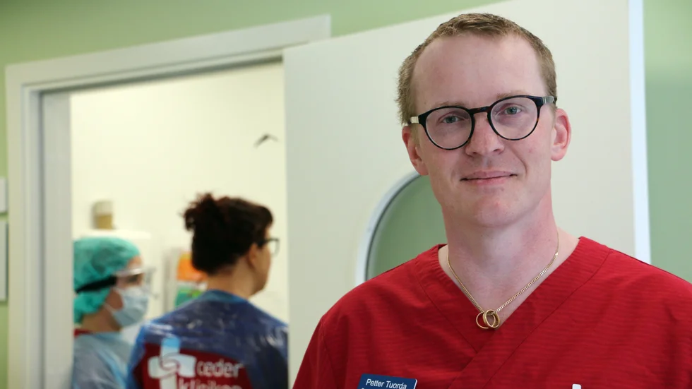 Petter Tuorda, verksamhetschef vid Cederkliniken har analyserat läget och kommit fram till att Cederkliniken ska erbjuda antikroppstester. (Arkivbild)