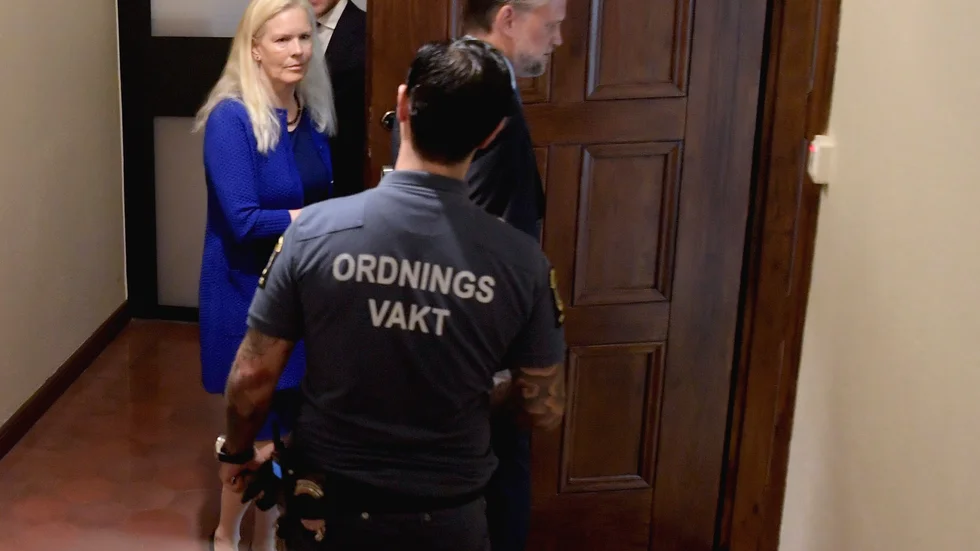 Tidigare Kinaambassadören Anna Lindstedt när förhandlingen i Stockholms tingsrätt börjar.