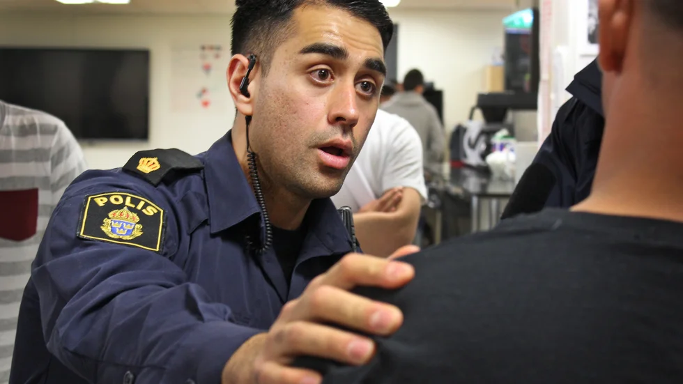 Mustafa Panshiri hann jobba som polis i tre år ianna han blev en än mer handfast integrationspersonlig rådgivare. 