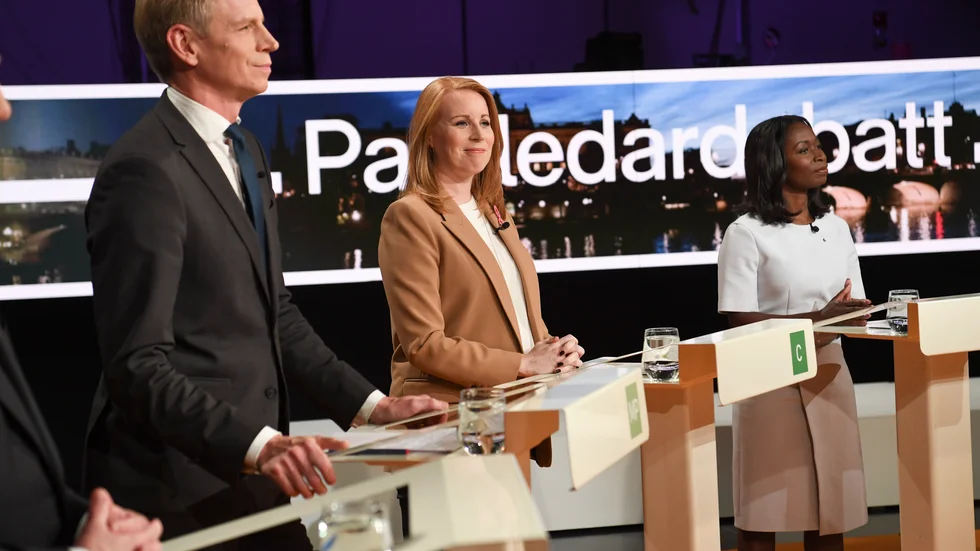 Centerpartiets Annie Lööf och Liberalernas Nyamko Sabuni kommer att dela ansvaret för regeringens vägran att rädda företagen om partierna inte agerar.