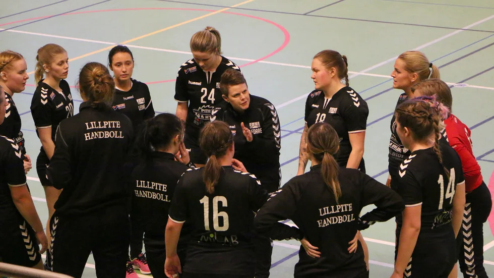 Lillpite IF räknar inte med att ha något A-lag i handboll förrän tidigast om några år.